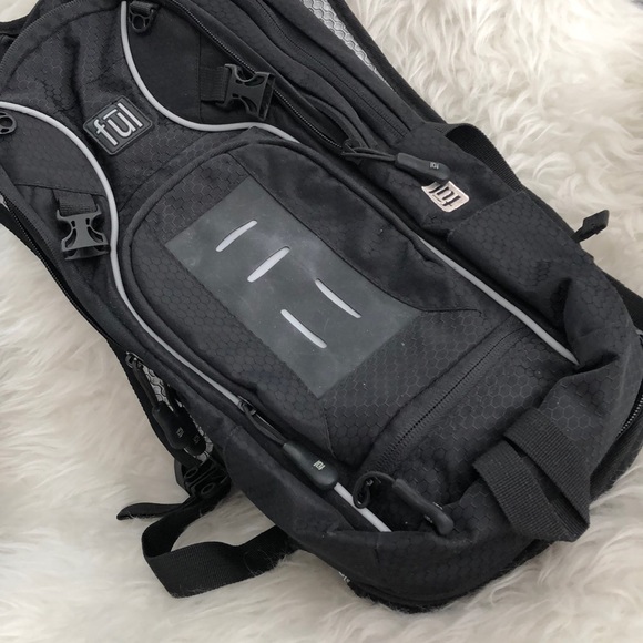 ful Hydration Multisport Pack - Picture 4 of 8